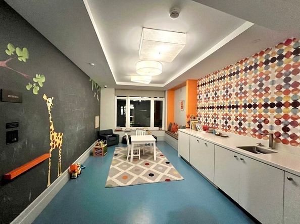 100 Lovejoy Wharf 8M, Boston MA 02114