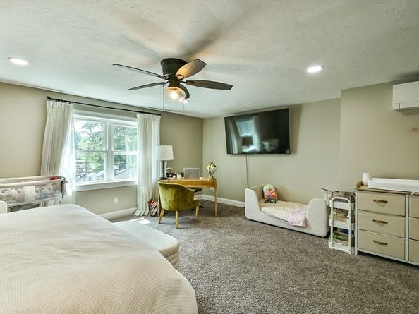 20 Lakeview Road, Webster MA 01570