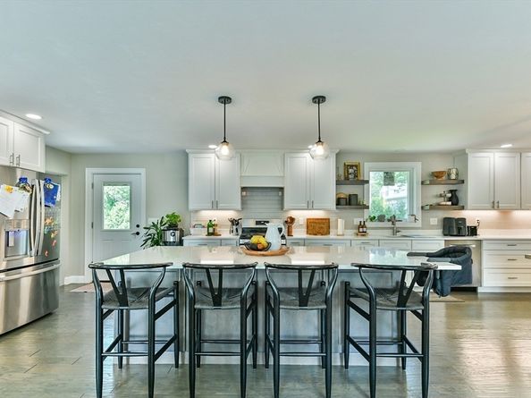 20 Lakeview Road, Webster MA 01570