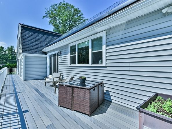 20 Lakeview Road, Webster MA 01570