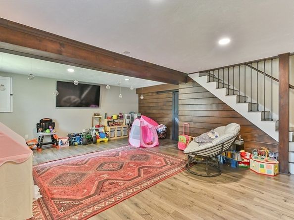 20 Lakeview Road, Webster MA 01570