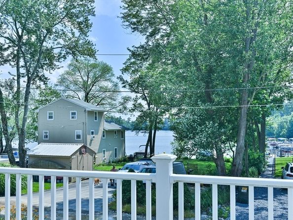 20 Lakeview Road, Webster MA 01570