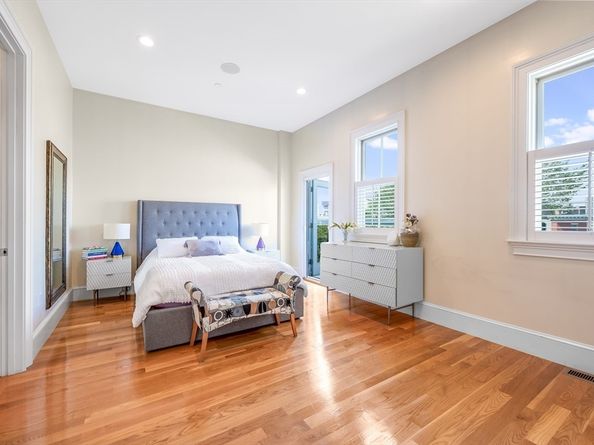480-482 E 4th St 3, Boston MA 02127