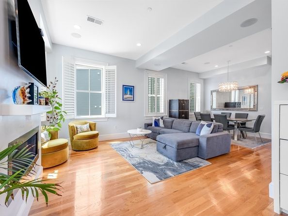 480-482 E 4th St 3, Boston MA 02127