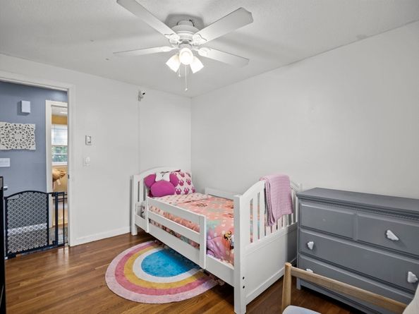 28 Holly St, Oxford MA 01540