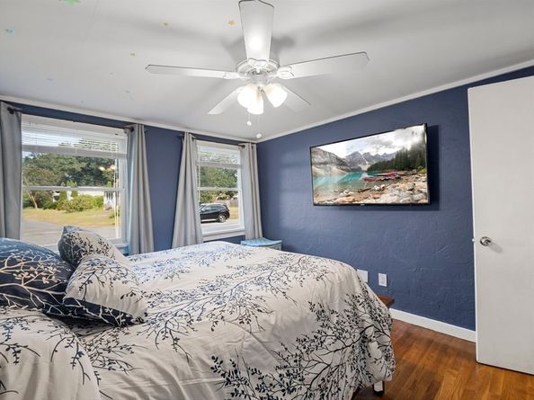 28 Holly St, Oxford MA 01540