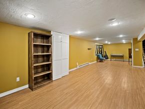 28 Holly St, Oxford MA 01540