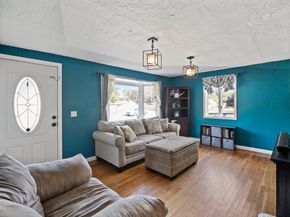 28 Holly St, Oxford MA 01540