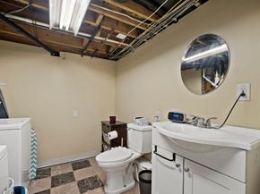 28 Holly St, Oxford MA 01540