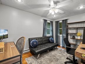 28 Holly St, Oxford MA 01540