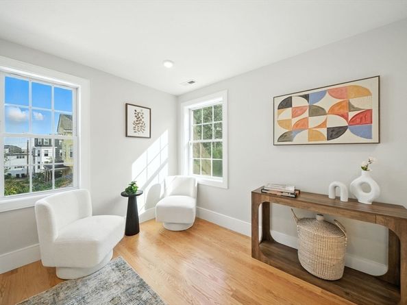 17 Bond St 2, Somerville MA 02145