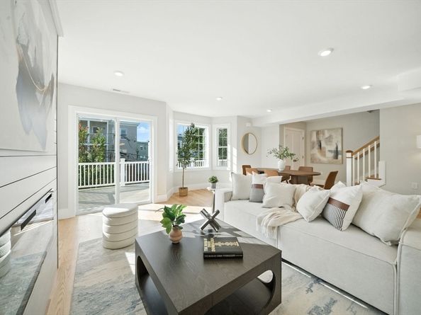 17 Bond St 2, Somerville MA 02145