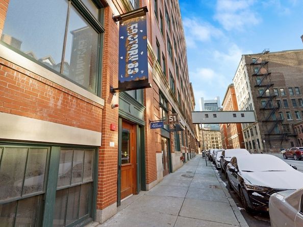 63 Melcher St 307, Boston MA 02127