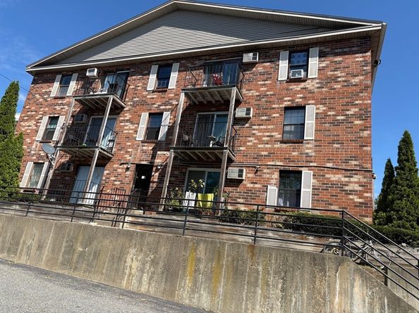 10 Hemans 9, Worcester MA 01605