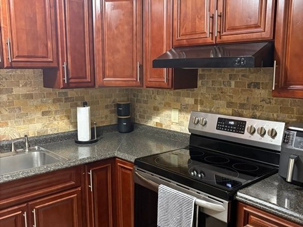 10 Hemans 9, Worcester MA 01605