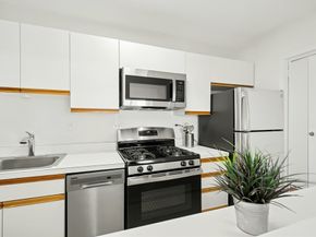 6 Whittier Pl 8F, Boston MA 02114