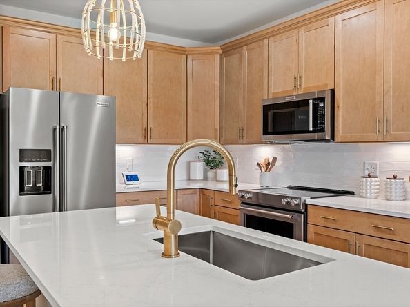 399 Neponset 103, Canton MA 02021