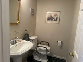 6 Greystone 6, Middleton MA 01949