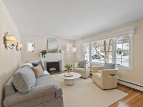 82 Ash St, Concord MA 01742