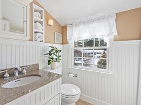 82 Ash St, Concord MA 01742