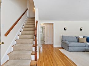 82 Ash St, Concord MA 01742