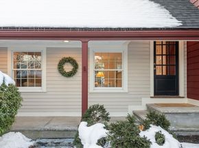 82 Ash St, Concord MA 01742
