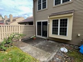 920 Ridgefield Cir C, Clinton MA 01510