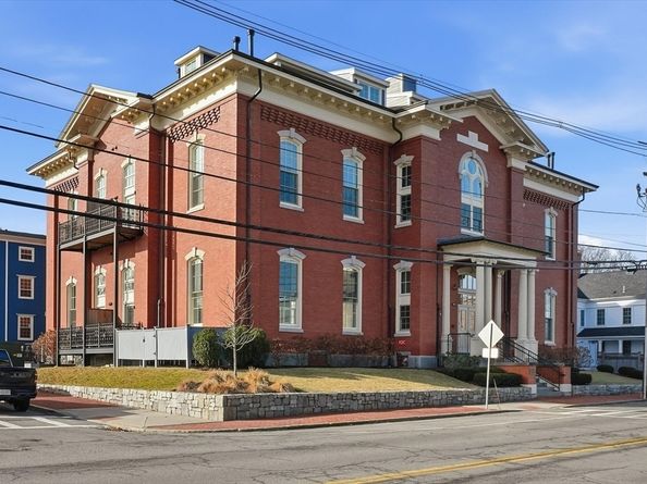 151 High 3B, Newburyport MA 01950