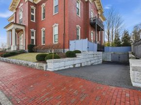 151 High 3B, Newburyport MA 01950