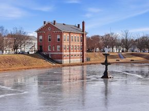 151 High 3B, Newburyport MA 01950