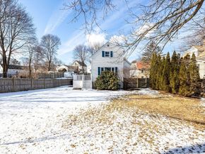 12 Johnson Pl, Norwood MA 02062