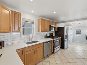 12 Johnson Pl, Norwood MA 02062