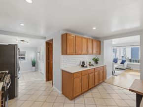 12 Johnson Pl, Norwood MA 02062