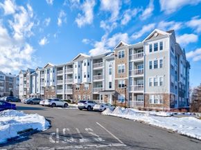 4 Francis Dr 312, Andover MA 01810