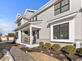 15 Rowell Ln 15, Middleton MA 01949