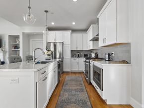 15 Rowell Ln 15, Middleton MA 01949