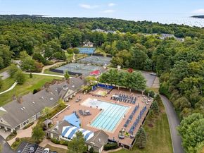 10 Shagbark Cir, Mattapoisett MA 02739