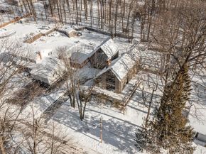 87 Norwood Ave, Leominster MA 01453