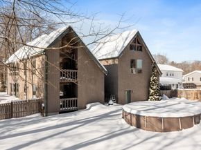 87 Norwood Ave, Leominster MA 01453