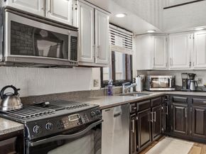 87 Norwood Ave, Leominster MA 01453