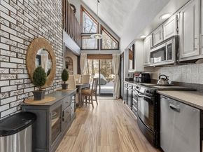 87 Norwood Ave, Leominster MA 01453