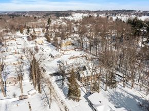 87 Norwood Ave, Leominster MA 01453