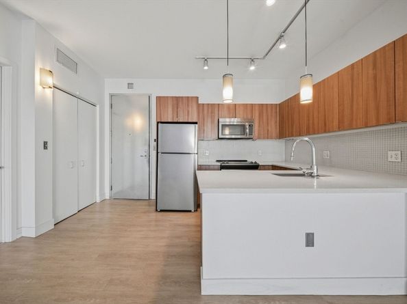 9 Medford 410, Somerville MA 02143