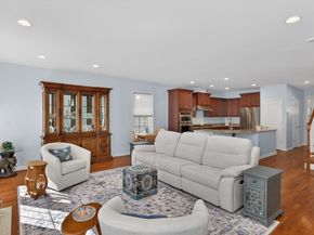18 Kensington, Plymouth MA 02360