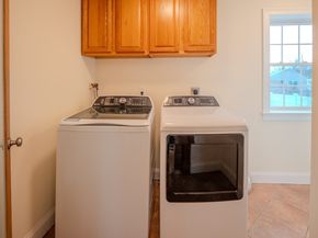 33 Lakeside Dr, Shrewsbury MA 01545