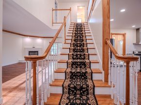 33 Lakeside Dr, Shrewsbury MA 01545