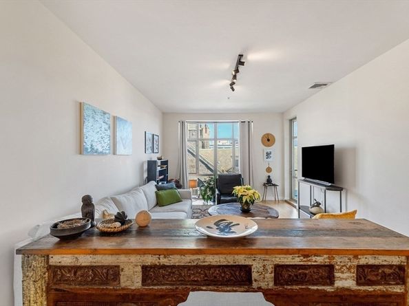 150 Dorchester Ave 604, Boston MA 02127