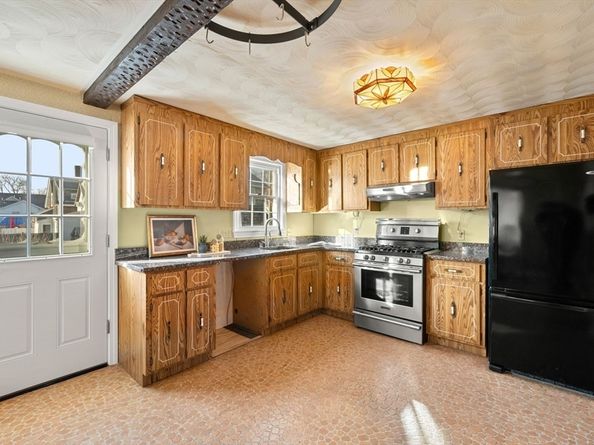 19 Rock Island Road, Quincy MA 02169