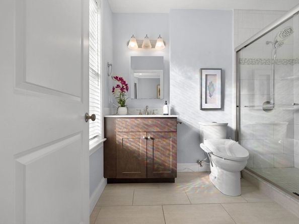 242 W 5th St 3, Boston MA 02127