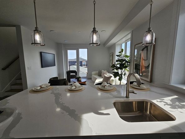 64 Alpine St 304, Boston MA 02119